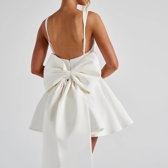 White Dress - Picture 1 of 2